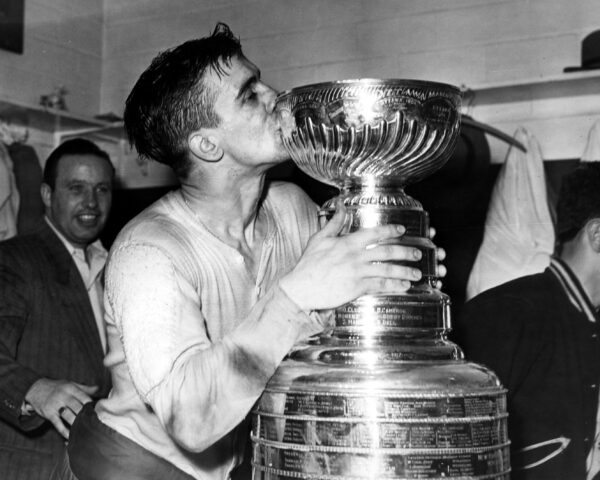 Vintage Ted Lindsay Photo